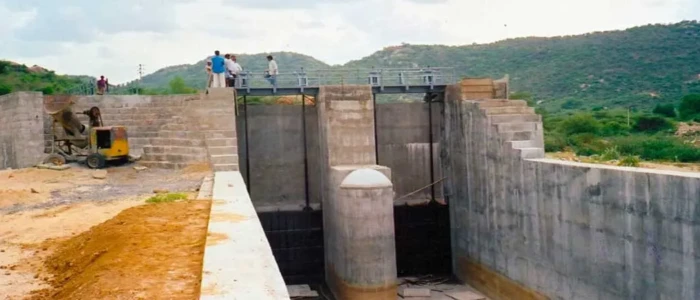 imgi_4_mordana-reservoir-sluice-shutter-sseb